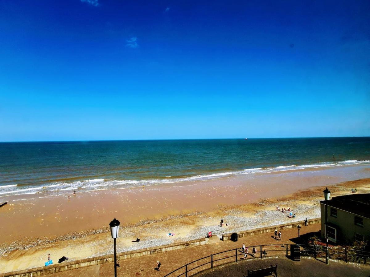 The Red Lion Hotel Cromer Exterior foto The beach at Hunstanton